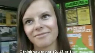 Blondīne koledžas meitene