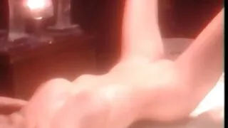 Pliks no Tushy dedzīgi drāž karsto latīņu cāli Kelsi Monro pa dupsi