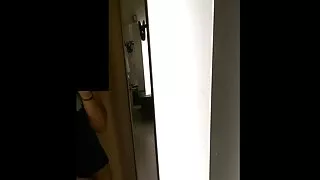 Mutes piešķiršana nobriedušai sievietei un laizīšana